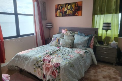 Снять в аренду кондоминиум в Холливуд, Флорида 2 спальни, 130.06м2, № 1973578 - фото 17