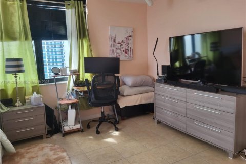 Снять в аренду кондоминиум в Холливуд, Флорида 2 спальни, 130.06м2, № 1973578 - фото 18