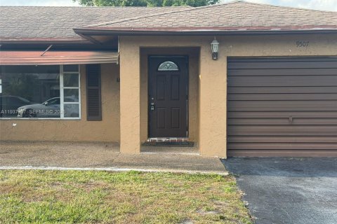 Снять в аренду виллу или дом в Тамарак, Флорида 3 спальни, 151.34м2, № 1995712 - фото 19