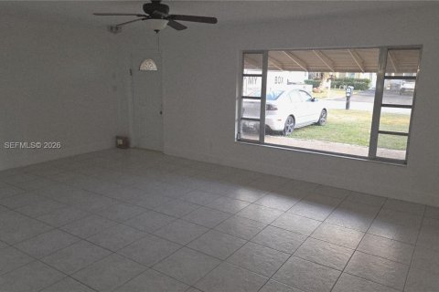 Снять в аренду виллу или дом в Тамарак, Флорида 3 спальни, 151.34м2, № 1995712 - фото 10