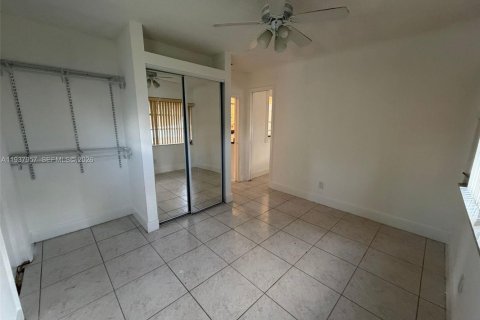 Снять в аренду виллу или дом в Тамарак, Флорида 3 спальни, 151.34м2, № 1995712 - фото 16