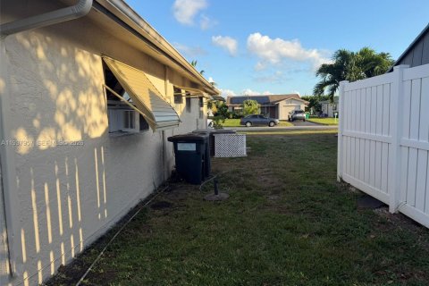 Casa en alquiler en Tamarac, Florida, 3 dormitorios, 151.34 m2 № 1995712 - foto 23