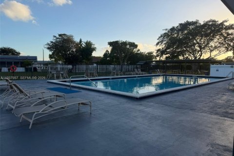 Casa en alquiler en Tamarac, Florida, 3 dormitorios, 151.34 m2 № 1995712 - foto 28