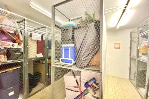 Copropriété à vendre à Hallandale Beach, Floride: 1 chambre, 76.18 m2 № 1978462 - photo 17