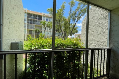 Copropriété à vendre à Hallandale Beach, Floride: 1 chambre, 76.18 m2 № 1978462 - photo 14