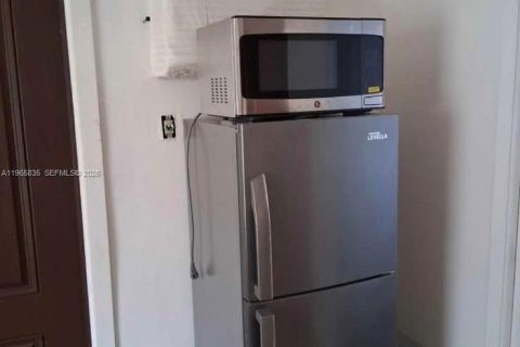 Immobilier commercial à louer à Miami, Floride: 1 chambre № 2027774 - photo 4