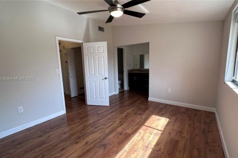 Townhouse in Miami, Florida 3 bedrooms, 159.23 sq.m. № 1923453 - photo 16