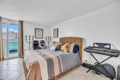Condominio en venta en Sunny Isles Beach, Florida, 2 dormitorios, 141.3 m2 № 1779230 - foto 22