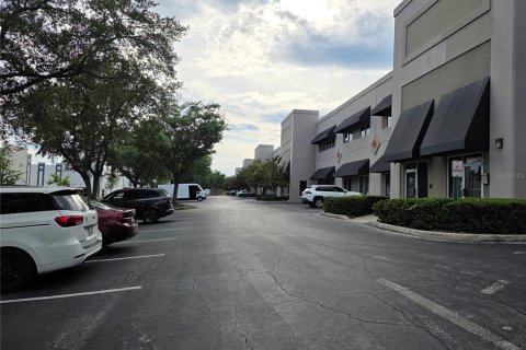 Commercial property in Orlando, Florida 70.14 sq.m. № 2150897 - photo 2