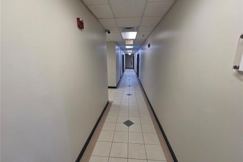 Commercial property in Orlando, Florida 70.14 sq.m. № 2150897 - photo 19