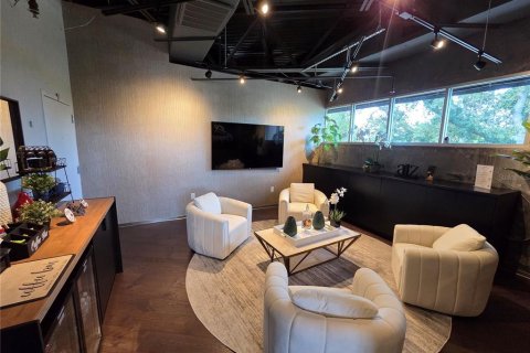 Commercial property in Orlando, Florida 70.14 sq.m. № 2150897 - photo 5