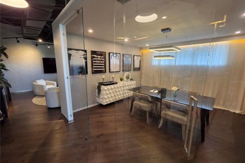 Commercial property in Orlando, Florida 70.14 sq.m. № 2150897 - photo 9