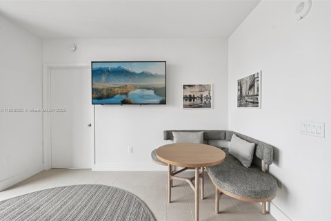 Condominio en venta en Miami, Florida, 1 dormitorio, 51.19 m2 № 1788672 - foto 10