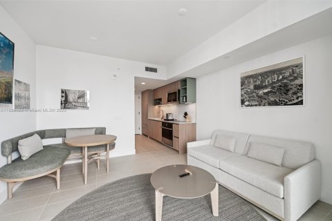 Condominio en venta en Miami, Florida, 1 dormitorio, 51.19 m2 № 1788672 - foto 1