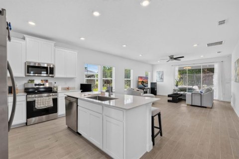 House in Ormond Beach, Florida 3 bedrooms, 159.05 sq.m. № 2221126 - photo 15