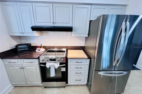 House in Seminole, Florida 2 bedrooms, 139.63 sq.m. № 2197852 - photo 7