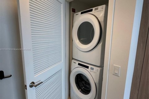 Copropriété à vendre à Miami, Floride: 1 chambre № 1875374 - photo 13
