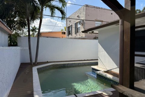Villa ou maison à louer à Miami, Floride: 3 chambres, 245.26 m2 № 1992901 - photo 15