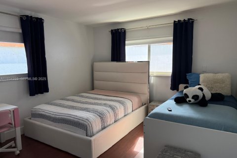 Villa ou maison à louer à Miami, Floride: 3 chambres, 245.26 m2 № 1992901 - photo 10