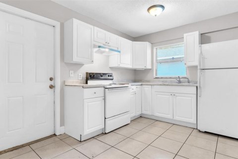 Casa en alquiler en Saint Petersburg, Florida, 3 dormitorios, 97.55 m2 № 1808894 - foto 9