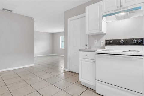 Casa en alquiler en Saint Petersburg, Florida, 3 dormitorios, 97.55 m2 № 1808894 - foto 10