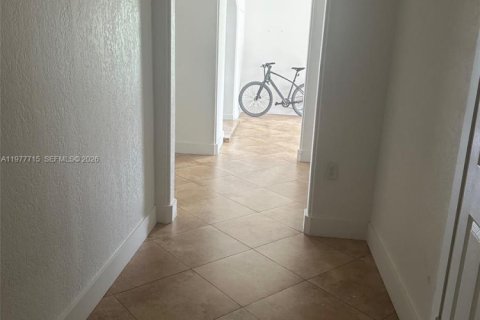 Immobilier commercial à vendre à Miami Beach, Floride: 293.39 m2 № 2041838 - photo 8