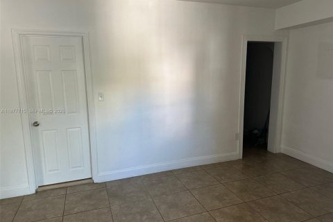 Immobilier commercial à vendre à Miami Beach, Floride: 293.39 m2 № 2041838 - photo 14