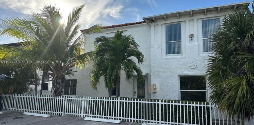 Immobilier commercial à Miami Beach, Floride 293.39 m2 № 2041838