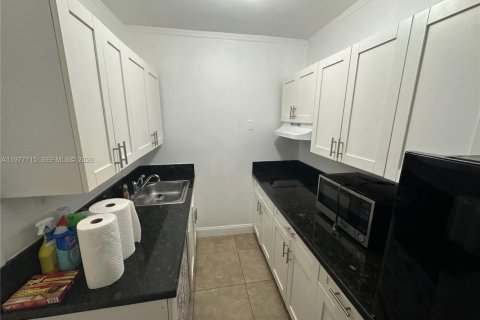 Immobilier commercial à vendre à Miami Beach, Floride: 293.39 m2 № 2041838 - photo 5