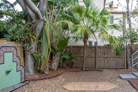 Immobilier commercial à vendre à Miami Beach, Floride: 293.39 m2 № 2041838 - photo 2