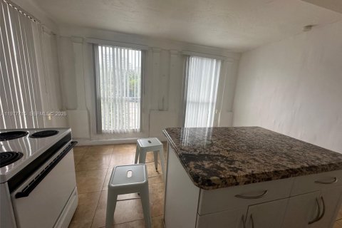 Immobilier commercial à vendre à Miami Beach, Floride: 293.39 m2 № 2041838 - photo 11