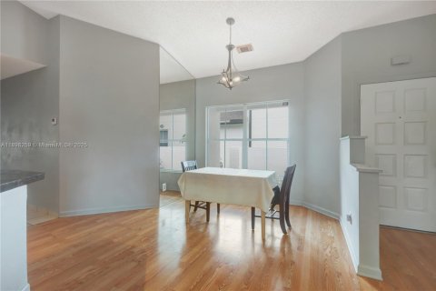 Casa en venta en Pembroke Pines, Florida, 3 dormitorios, 152.36 m2 № 1949452 - foto 8