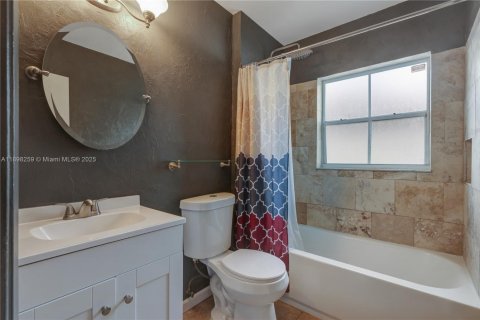 Casa en venta en Pembroke Pines, Florida, 3 dormitorios, 152.36 m2 № 1949452 - foto 23