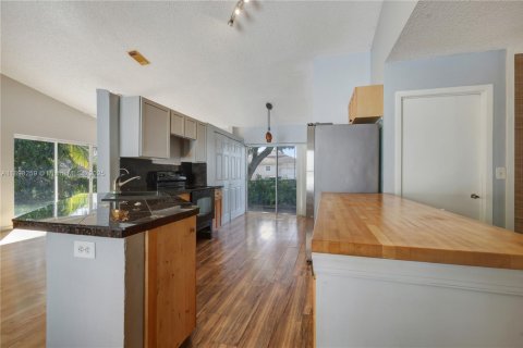 Casa en venta en Pembroke Pines, Florida, 3 dormitorios, 152.36 m2 № 1949452 - foto 10