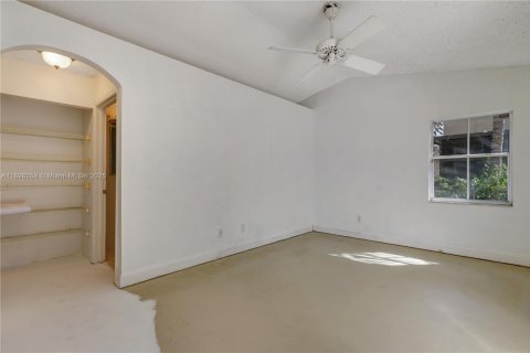 Casa en venta en Pembroke Pines, Florida, 3 dormitorios, 152.36 m2 № 1949452 - foto 16