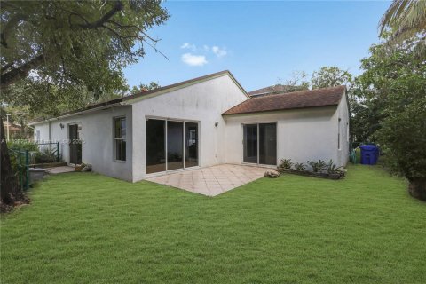 Casa en venta en Pembroke Pines, Florida, 3 dormitorios, 152.36 m2 № 1949452 - foto 27