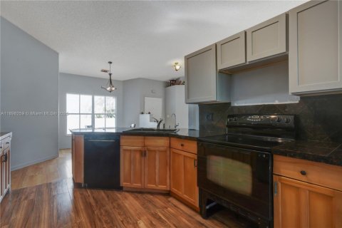 Casa en venta en Pembroke Pines, Florida, 3 dormitorios, 152.36 m2 № 1949452 - foto 12