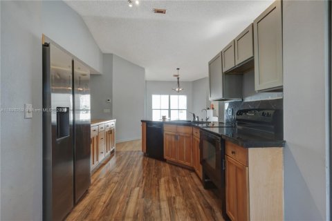 Casa en venta en Pembroke Pines, Florida, 3 dormitorios, 152.36 m2 № 1949452 - foto 11