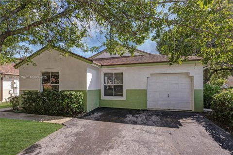 Casa en venta en Pembroke Pines, Florida, 3 dormitorios, 152.36 m2 № 1949452 - foto 30