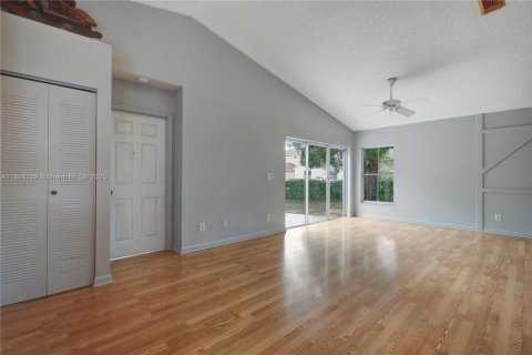 Casa en venta en Pembroke Pines, Florida, 3 dormitorios, 152.36 m2 № 1949452 - foto 5