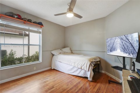 Casa en venta en Pembroke Pines, Florida, 3 dormitorios, 152.36 m2 № 1949452 - foto 22