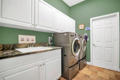 House in Mount Dora, Florida 4 bedrooms, 250.93 sq.m. № 1690653 - photo 30