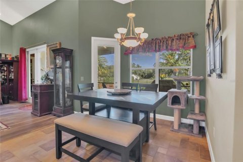 House in Mount Dora, Florida 4 bedrooms, 250.93 sq.m. № 1690653 - photo 14