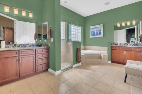 House in Mount Dora, Florida 4 bedrooms, 250.93 sq.m. № 1690653 - photo 25
