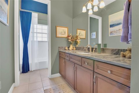 House in Mount Dora, Florida 4 bedrooms, 250.93 sq.m. № 1690653 - photo 21