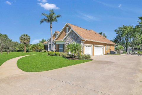 House in Mount Dora, Florida 4 bedrooms, 250.93 sq.m. № 1690653 - photo 3