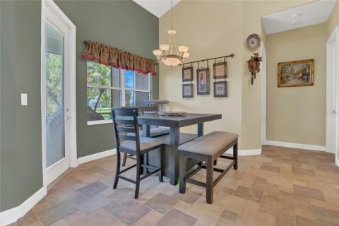 House in Mount Dora, Florida 4 bedrooms, 250.93 sq.m. № 1690653 - photo 10