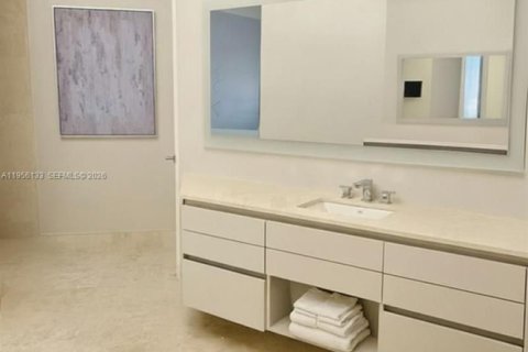 House in Davie, Florida 5 bedrooms, 394.56 sq.m. № 2010828 - photo 28