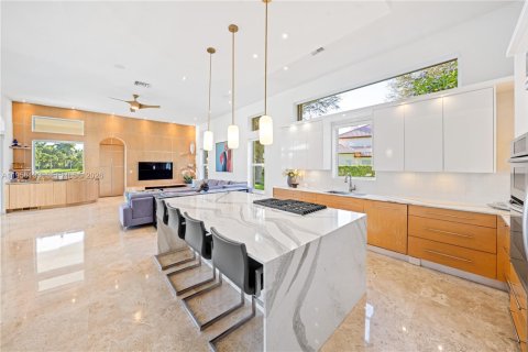 House in Davie, Florida 5 bedrooms, 394.56 sq.m. № 2010828 - photo 17