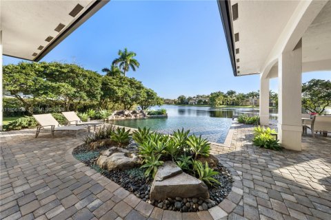 House in Davie, Florida 5 bedrooms, 394.56 sq.m. № 2010828 - photo 5